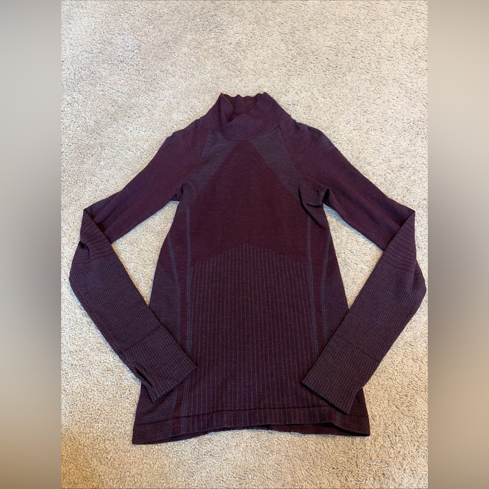 Athleta Wool Base Layer Top Long Sleeve Shirt Gray Maroon Burgundy Size Medium